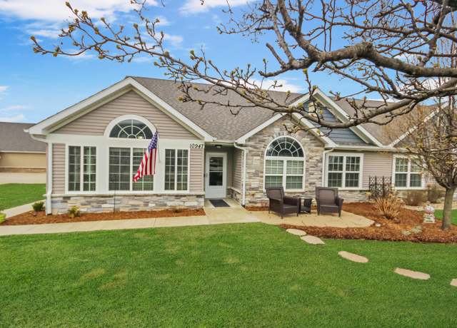 Property at 10947 Elkhart Pl, Crown Point, IN 46307, 3 beds, 2 baths
