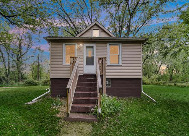 Property at 4401 Roosevelt Pl, Gary, IN 46408, 3 beds, 1 bath