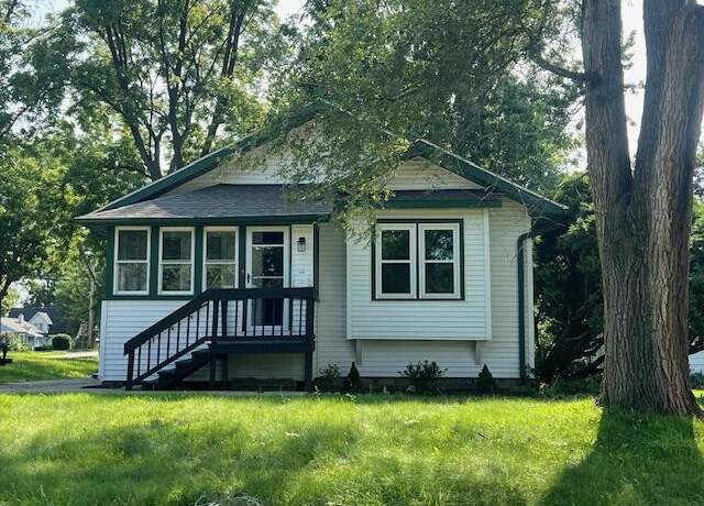 Property at 610 Elmhurst Ave, Valparaiso, IN 46385, 2 beds, 2 baths