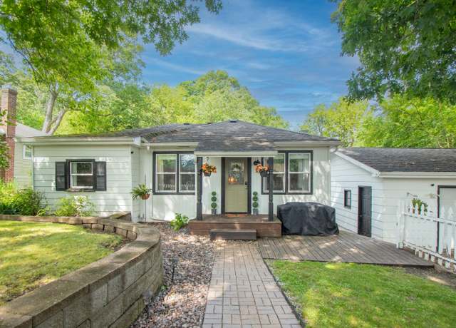 Property at 4111 Wildwood Rd, Valparaiso, IN 46383, 3 beds, 1 bath