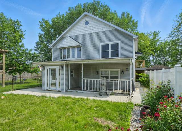 Property at 1238 Lakeview Ave, Whiting, IN 46394, 3 beds, 1.5 baths