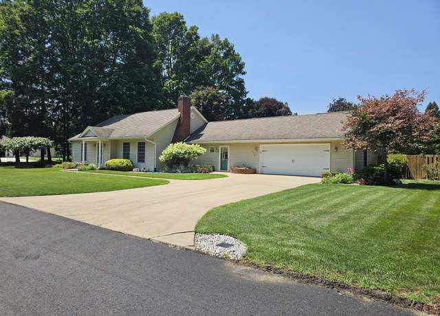 Property at 1804 Ridgefield Ave, La Porte, IN 46350, 3 beds, 2.5 baths