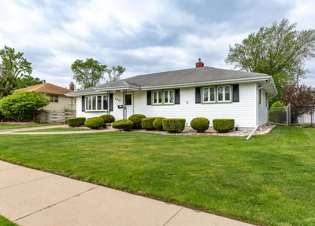 Property at 9218 Highland Pl, Highland, IN 46322, 3 beds, 2 baths
