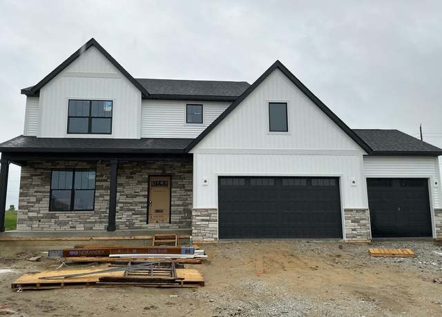 Property at 10197 Lakeview Dr, Saint John, IN 46373, 5 beds, 2.5 baths