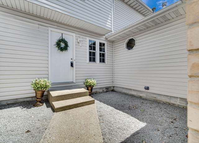 Property at 186 Mallard Pointe Dr, Valparaiso, IN 46385, 3 beds, 1.5 baths