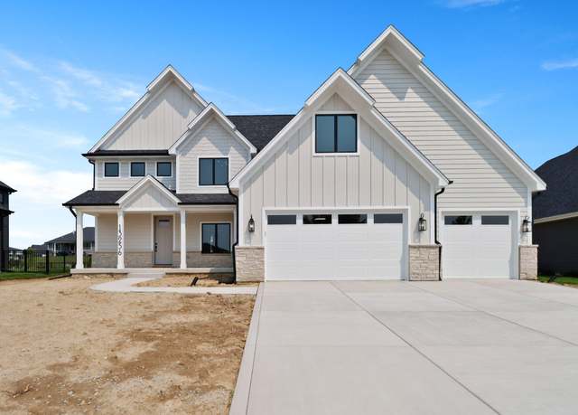 Property at 13256 Waterleaf Dr, St. John, IN 46373, 4 beds, 3.5 baths