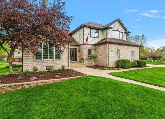 Property at 1905 Cheyenne Cir, Valparaiso, IN 46383, 4 beds, 3.5 baths