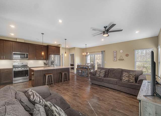 Property at 2658 Limestone Ln, Valparaiso, IN 46385, 3 beds, 2 baths