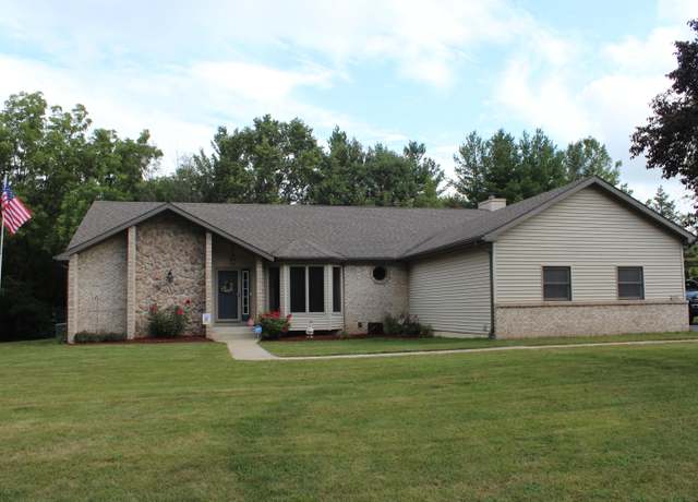 Property at 4368 W 163rd Pl, Lowell, IN 46356, 3 beds, 2 baths