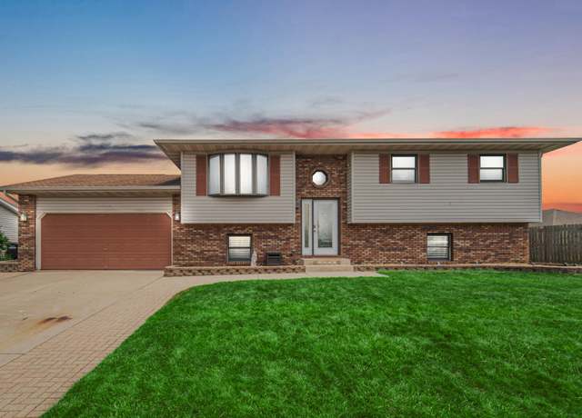 Property at 3127 Teresa St, Portage, IN 46368, 4 beds, 3 baths