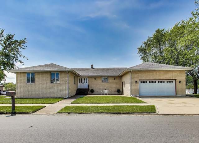 Property at 122 Genoa Ct, Schererville, IN 46375, 5 beds, 3 baths