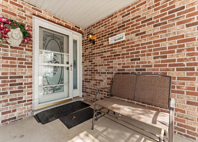 Property at 931 Penny Ct, Hobart, IN 46342, 3 beds, 1.5 baths