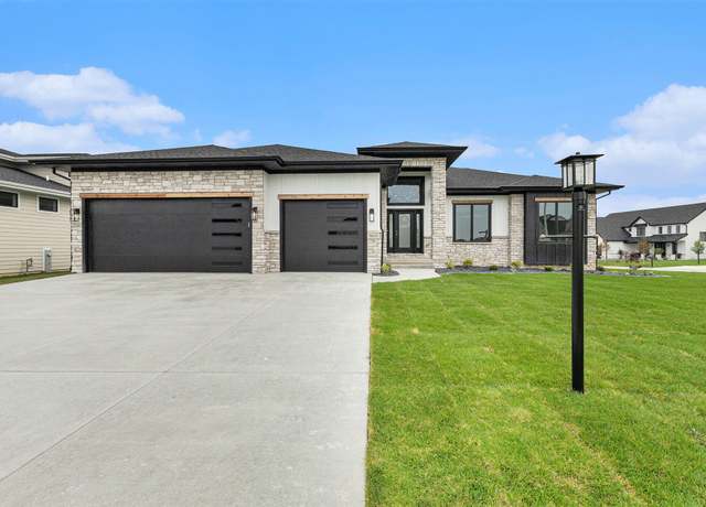 Property at 9693 Corydalis Ave, St. John, IN 46373, 3 beds, 2.5 baths