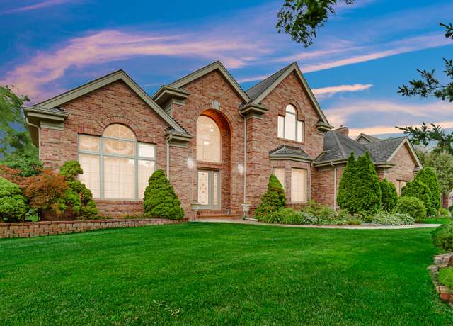Property at 1528 Muirfield Dr, Dyer, IN 46311, 4 beds, 3.5 baths