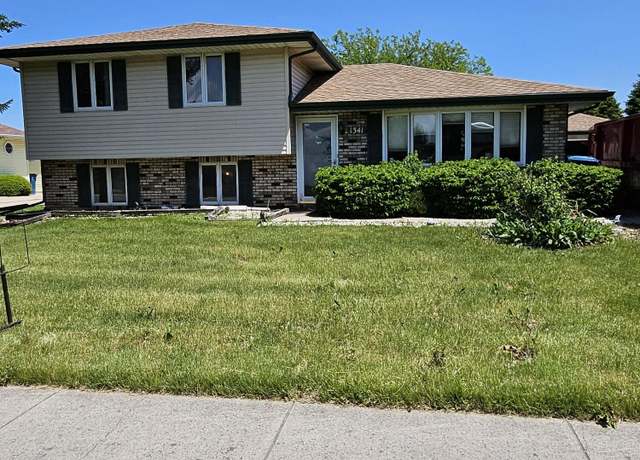 Property at 1341 Capri Ln, Dyer, IN 46311, 3 beds, 2 baths