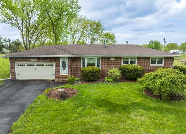Property at 832 N 75 W, Valparaiso, IN 46385, 4 beds, 2 baths