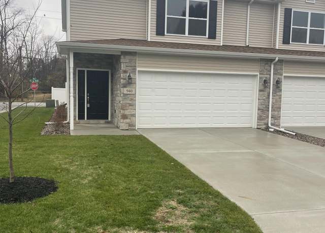 Property at 940 Penny Ct, Hobart, IN 46342, 3 beds, 2.5 baths
