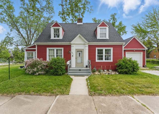 Property at 802 Oak St, Michigan City, IN 46360, 3 beds, 1.5 baths