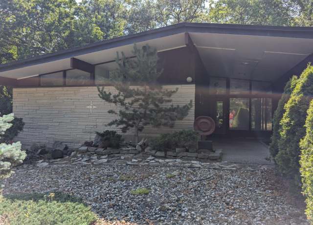 Property at 12 S Shore Ave, Beverly Shores, IN 46301, 4 beds, 3 baths