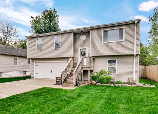 Property at 1102 170th Pl, Hammond, IN 46324, 3 beds, 2 baths