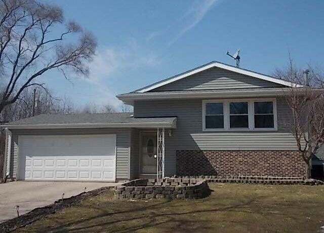 Property at 1136 W 72nd Cir, Merrillville, IN 46410, 4 beds, 2 baths