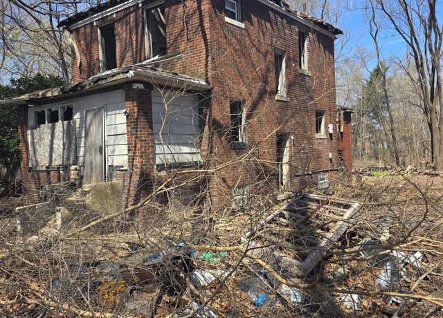Property at 1690 W 12th Ave, Gary, IN 46404, 3 beds, 1 bath