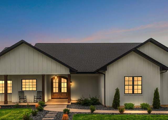 Property at 380 W 300 S, Valparaiso, IN 46385, 3 beds, 2.5 baths