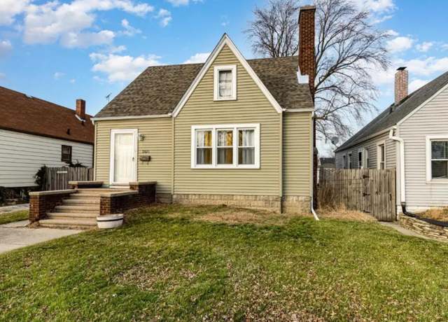 Property at 2821 Janet Pl, Hammond, IN 46323, 5 beds, 2 baths