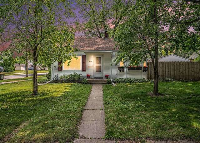 Property at 608 Oak St, Valparaiso, IN 46383, 2 beds, 1 bath
