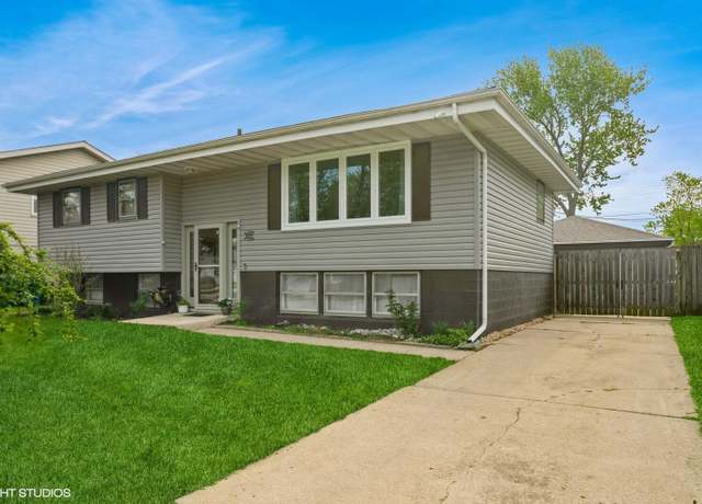 Property at 841 Harrison Ave, Dyer, IN 46311, 3 beds, 2 baths