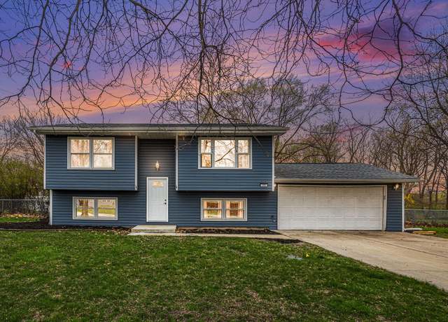 Property at 315 Walnut Ln, Crown Point, IN 46307, 3 beds, 2 baths