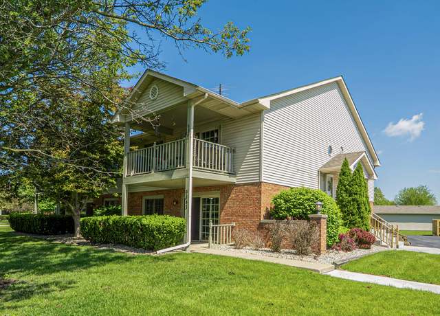Property at 9843 Parkway Dr, Highland, IN 46322, 2 beds, 2 baths