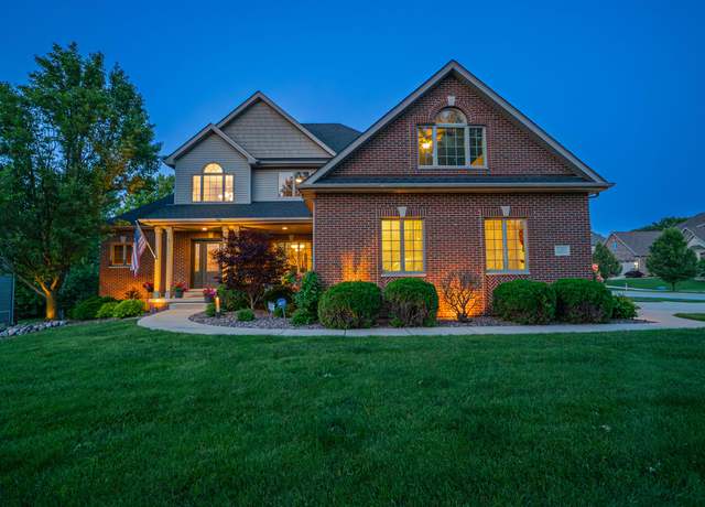 Property at 12491 Washington St, Crown Point, IN 46307, 5 beds, 4 baths
