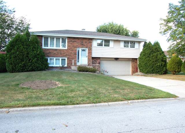 Property at 4954 W 87th Pl, Crown Point, IN 46307, 3 beds, 2 baths