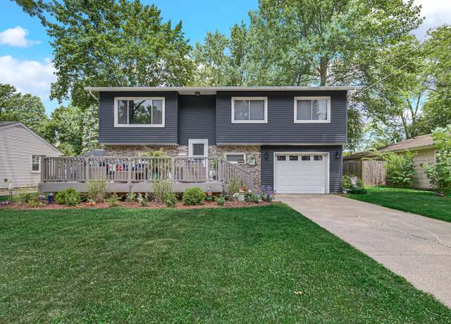 Property at 1205 Wood St, Valparaiso, IN 46383, 4 beds, 1.5 baths