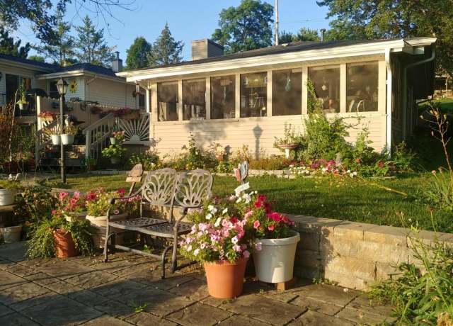 Property at 1057 N Lakeview Dr, Lowell, IN 46356, 2 beds, 1 bath