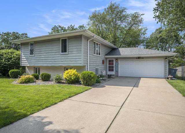 Property at 7650 W 84th Pl, Crown Point, IN 46307, 3 beds, 2.5 baths