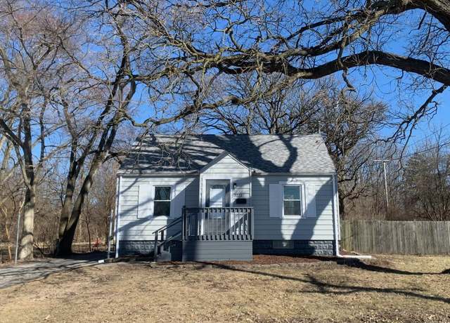 Property at 7223 Catherine St, Merrillville, IN 46410, 3 beds, 2 baths