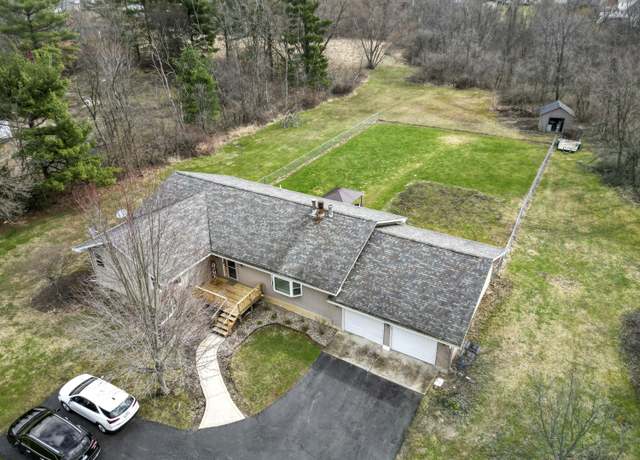 Property at 523 N 325 W, Valparaiso, IN 46385, 3 beds, 2 baths