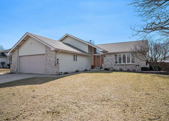 Property at 120 Beiriger Dr, Dyer, IN 46311, 4 beds, 3 baths