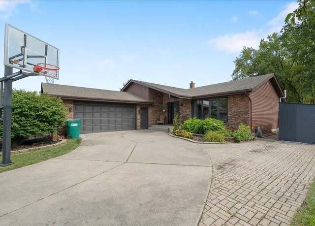Property at 1154 Tamarack Pl, Munster, IN 46321, 3 beds, 2 baths