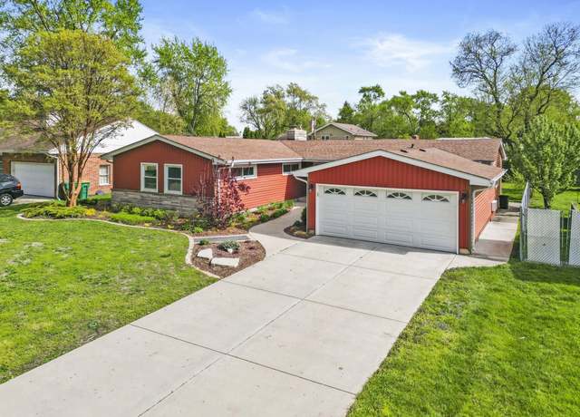 Property at 1442 Elliot Dr, Munster, IN 46321, 4 beds, 2.5 baths