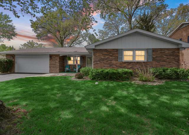 Property at 3805 Hemlock Dr, Valparaiso, IN 46383, 3 beds, 2.5 baths