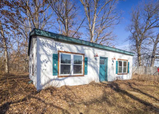 Property at 20508 Wicker Blvd, Lowell, IN 46356, 2 beds, 1.5 baths