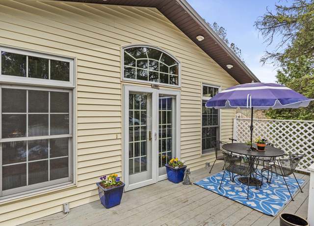 Property at 4308 Phares Ln, Valparaiso, IN 46383, 4 beds, 2 baths