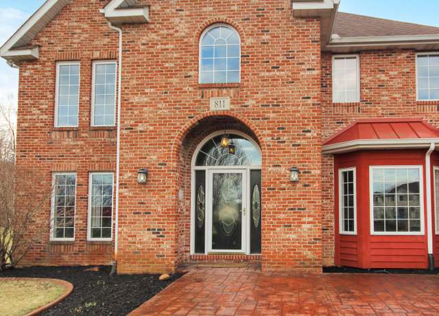 Property at 811 Elk Ln, Westville, IN 46391, 4 beds, 3.5 baths