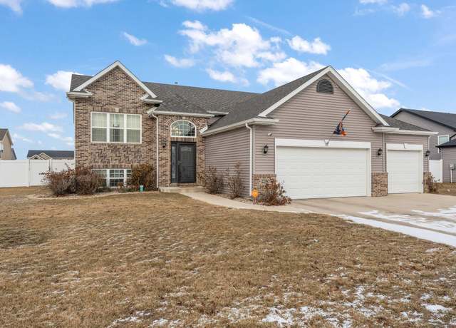 Property at 2790 W 83rd Ln, Merrillville, IN 46410, 5 beds, 3 baths