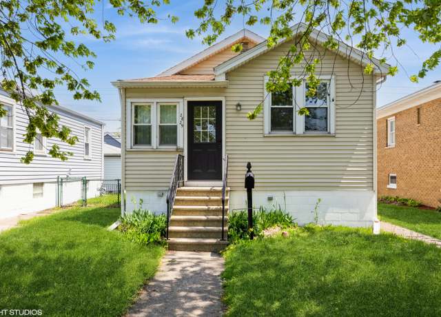 Property at 2829 White Oak Ave, Whiting, IN 46394, 2 beds, 1 bath