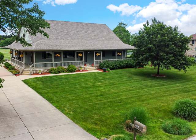 Property at 552 Fleetwood Dr N, Valparaiso, IN 46385, 5 beds, 4.5 baths