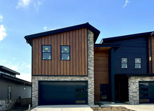 Property at 278 Sawgrass Dr, Crown Point, IN 46307, 3 beds, 2.5 baths